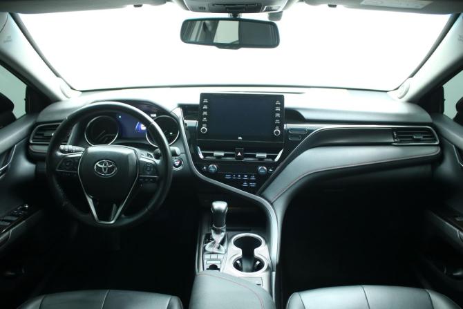 Toyota Camry VIII (XV70) Рестайлинг с пробегом 2021 года, цена 3 650 000 рублей, 94076 км, седан, Автокод Объявления