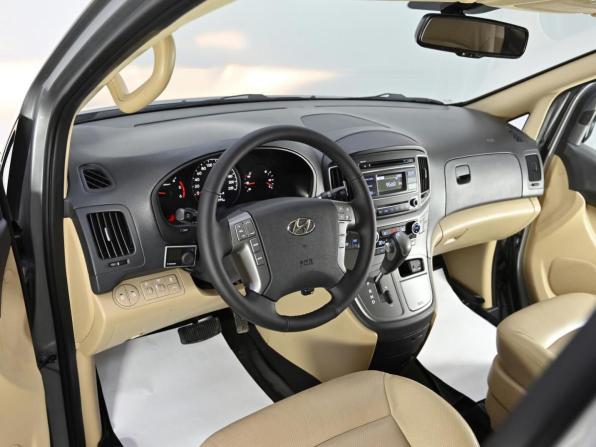 Hyundai H-1 II Рестайлинг 2 с пробегом 2019 года, цена 2 549 000 рублей, 115000 км, минивэн, Автокод Объявления