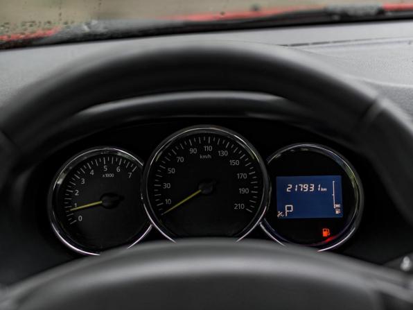 Renault Logan I Рестайлинг с пробегом 2015 года, цена 588 000 рублей, 217880 км, седан, Автокод Объявления