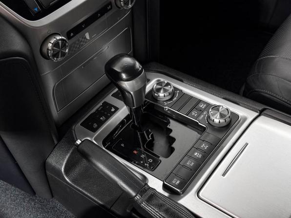 Toyota Land Cruiser 200 Series Рестайлинг 2 с пробегом 2016 года, цена 4 650 000 рублей, 220381 км, внедорожник, Автокод Объявления