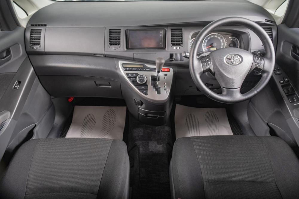 Toyota ISis I Рестайлинг Томск  - изображение 11