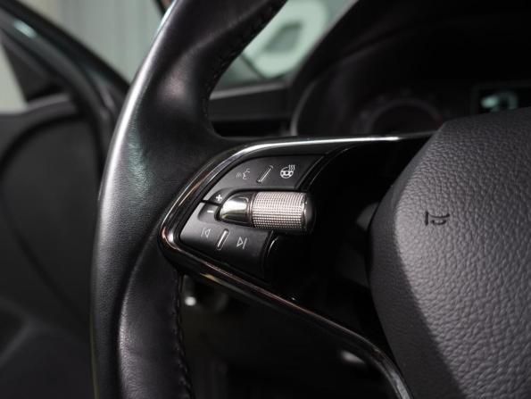 Skoda Rapid II с пробегом 2021 года, цена 1 629 000 рублей, 90430 км, лифтбек, Автокод Объявления