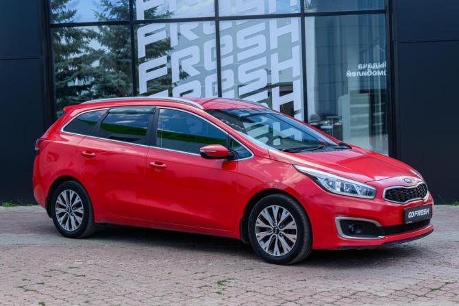 Kia Ceed II Рестайлинг с пробегом 2015 года, цена 1 030 000 рублей, 135000 км, универсал, Автокод Объявления