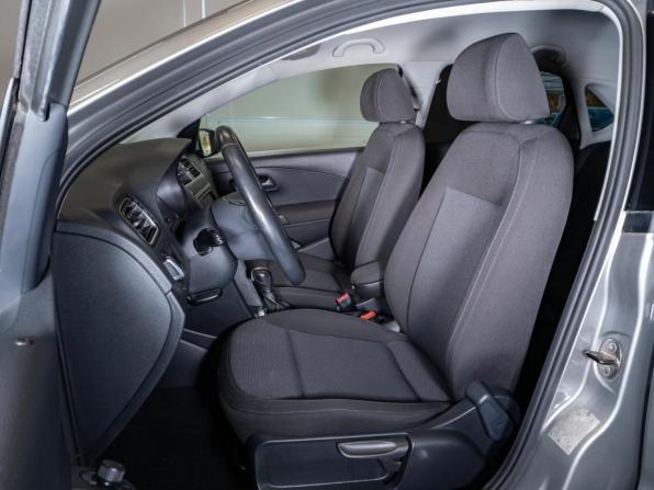 Volkswagen Polo V Рестайлинг с пробегом 2018 года, цена 1 560 000 рублей, 49383 км, седан, Автокод Объявления