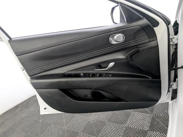 Hyundai Elantra VII (CN7) с пробегом 2022 года, цена 2 010 000 рублей, 69901 км, седан, Автокод Объявления