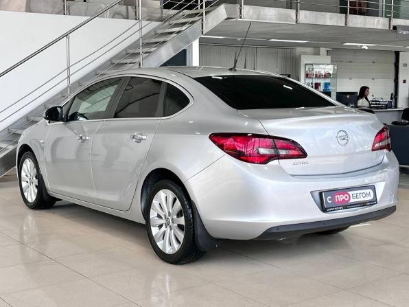 Opel Astra J Рестайлинг с пробегом 2014 года, цена 1 009 900 рублей, 156000 км, седан, Автокод Объявления