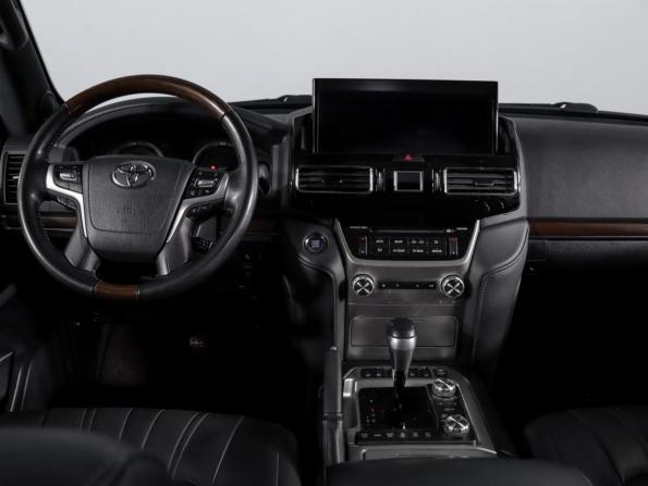 Toyota Land Cruiser 200 Series Рестайлинг 2 с пробегом 2020 года, цена 8 500 000 рублей, 124966 км, внедорожник, Автокод Объявления