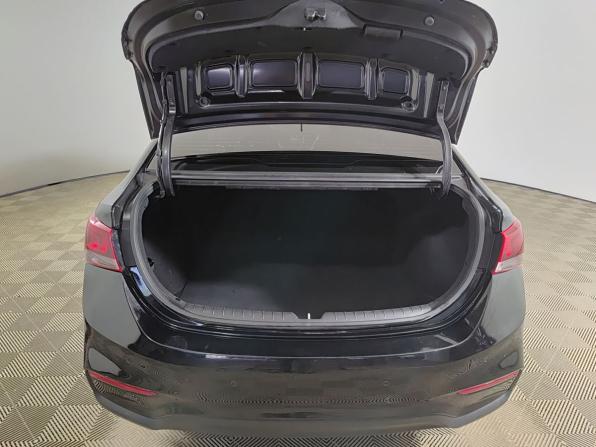 Hyundai Solaris II с пробегом 2018 года, цена 1 030 000 рублей, 169079 км, седан, Автокод Объявления