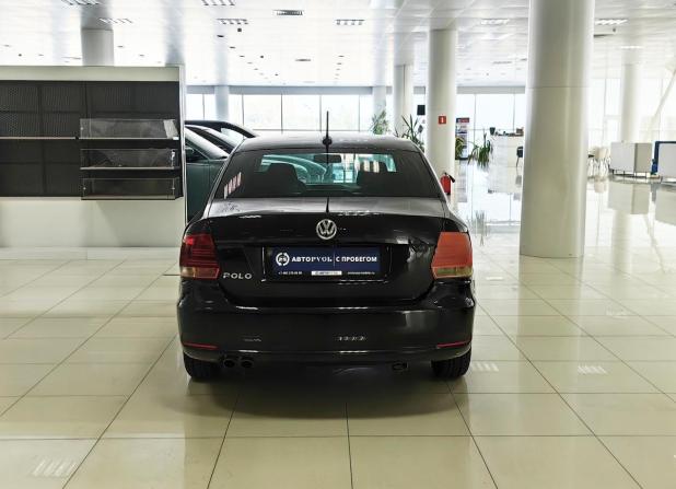 Volkswagen Polo V Рестайлинг с пробегом 2018 года, цена 759 000 рублей, 212000 км, седан, Автокод Объявления