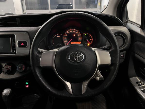 Toyota Vitz III (XP130) Рестайлинг с пробегом 2014 года, цена 670 000 рублей, 205905 км, хэтчбек, Автокод Объявления