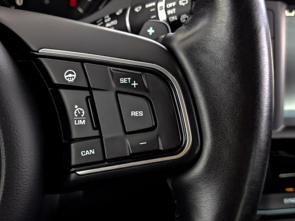 Jaguar F-Pace I с пробегом 2018 года, цена 2 990 000 рублей, 84259 км, внедорожник, Автокод Объявления