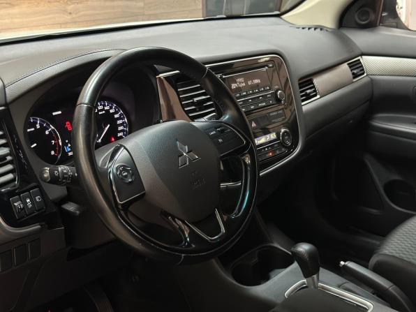 Mitsubishi Outlander III Рестайлинг 2 с пробегом 2015 года, цена 1 550 000 рублей, 202480 км, внедорожник, Автокод Объявления