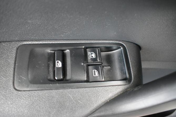 Volkswagen Polo V с пробегом 2015 года, цена 899 000 рублей, 187000 км, седан, Автокод Объявления