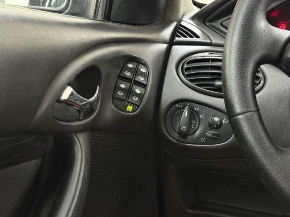 Ford Focus I Рестайлинг с пробегом 2004 года, цена 315 000 рублей, 228462 км, хэтчбек, Автокод Объявления