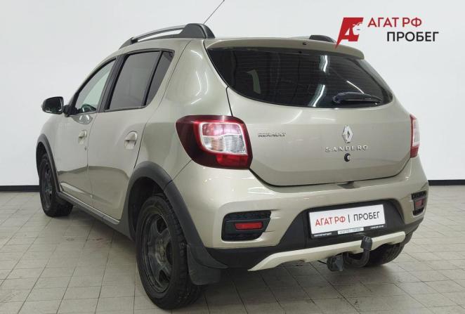 Renault Sandero II Рестайлинг с пробегом 2018 года, цена 919 000 рублей, 209225 км, хэтчбек, Автокод Объявления