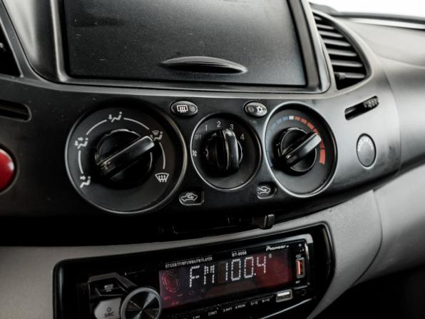 Mitsubishi L200 IV с пробегом 2010 года, цена 1 240 000 рублей, 212773 км, пикап, Автокод Объявления