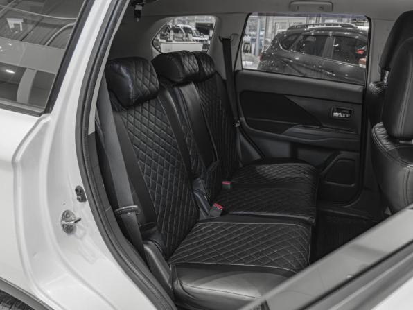 Mitsubishi Outlander III Рестайлинг 2 с пробегом 2015 года, цена 990 000 рублей, 339193 км, внедорожник, Автокод Объявления
