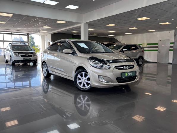 Hyundai Solaris I с пробегом 2013 года, цена 745 000 рублей, 197119 км, седан, Автокод Объявления
