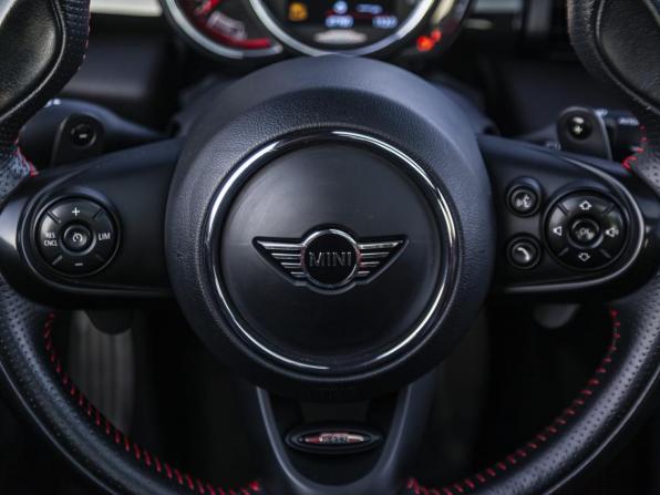 Mini Hatch III (F55/F56) Рестайлинг с пробегом 2018 года, цена 3 090 000 рублей, 47760 км, хэтчбек, Автокод Объявления