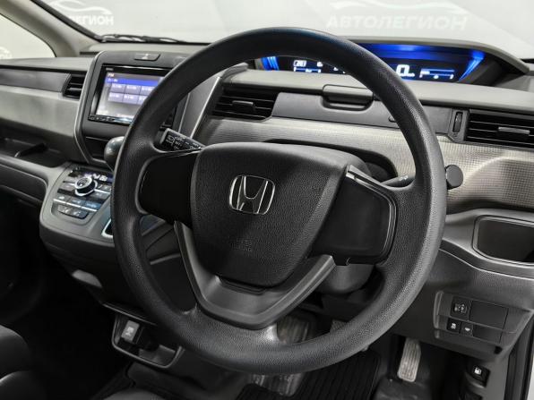 Honda Freed II с пробегом 2018 года, цена 1 630 000 рублей, 156016 км, компактвэн, Автокод Объявления