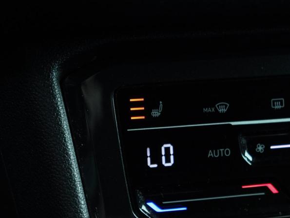 Volkswagen Tiguan II Рестайлинг с пробегом 2021 года, цена 2 670 000 рублей, 57706 км, внедорожник, Автокод Объявления