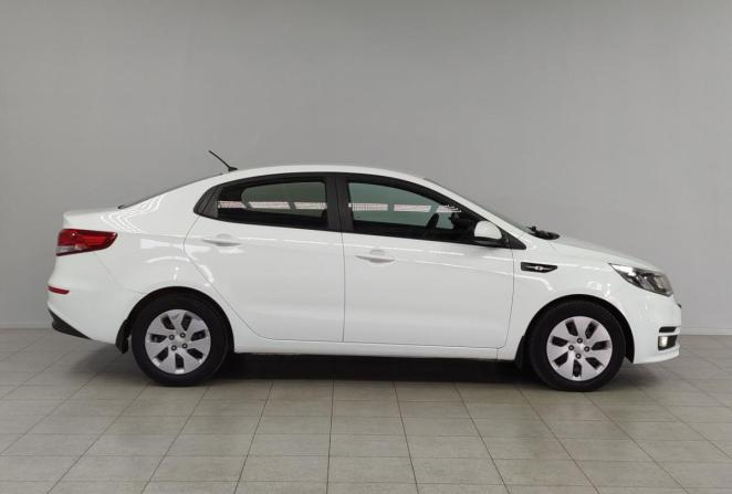 Kia Rio III Рестайлинг с пробегом 2016 года, цена 1 277 000 рублей, 86018 км, седан, Автокод Объявления