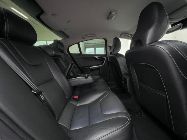 Volvo S60 II Рестайлинг с пробегом 2016 года, цена 1 300 000 рублей, 224229 км, седан, Автокод Объявления