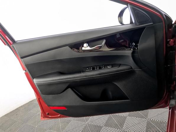 Kia Cerato IV Рестайлинг с пробегом 2021 года, цена 2 100 000 рублей, 73841 км, седан, Автокод Объявления