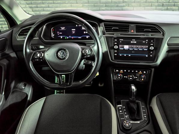 Volkswagen Tiguan II с пробегом 2019 года, цена 3 200 000 рублей, 75760 км, внедорожник, Автокод Объявления