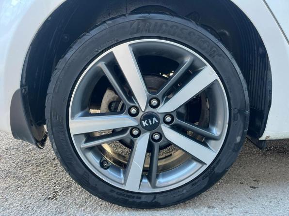 Kia Cerato III Рестайлинг (Classic) с пробегом 2017 года, цена 1 386 750 рублей, 118598 км, седан, Автокод Объявления