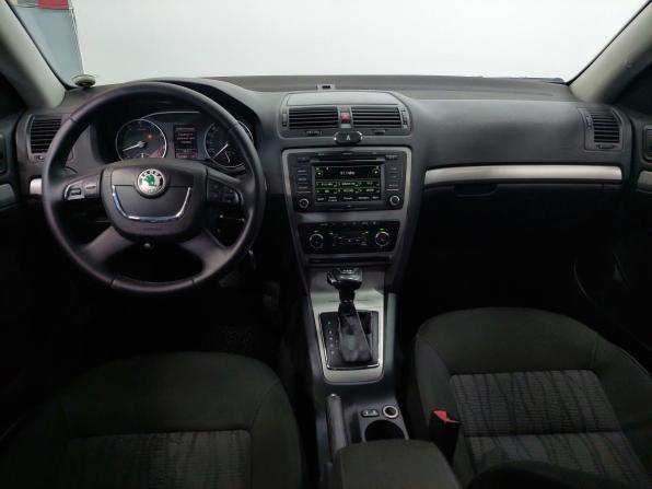 Skoda Octavia II (A5) Рестайлинг с пробегом 2011 года, цена 700 000 рублей, 172000 км, лифтбек, Автокод Объявления