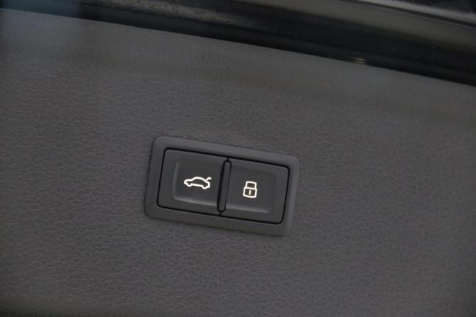 Audi Q5 II (FY) с пробегом 2017 года, цена 2 920 250 рублей, 183069 км, внедорожник, Автокод Объявления