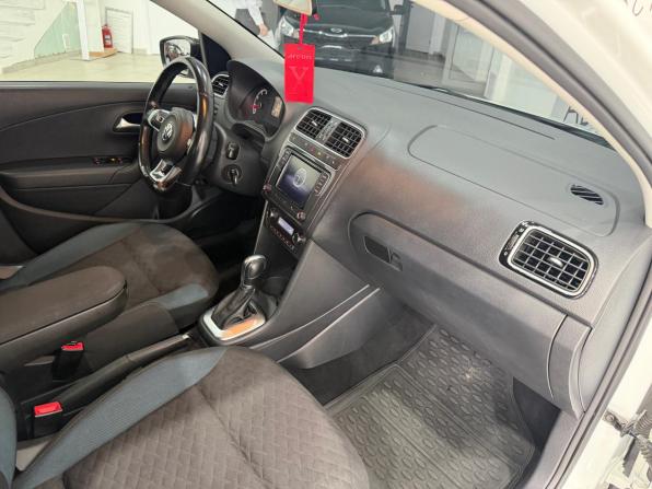 Volkswagen Polo V Рестайлинг с пробегом 2019 года, цена 1 465 000 рублей, 60000 км, седан, Автокод Объявления