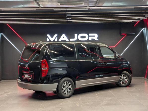 Hyundai H-1 II Рестайлинг 2 с пробегом 2021 года, цена 3 195 000 рублей, 141000 км, минивэн, Автокод Объявления