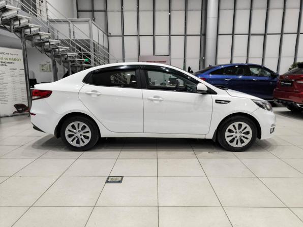 Kia Rio III Рестайлинг с пробегом 2015 года, цена 950 000 рублей, 178672 км, седан, Автокод Объявления