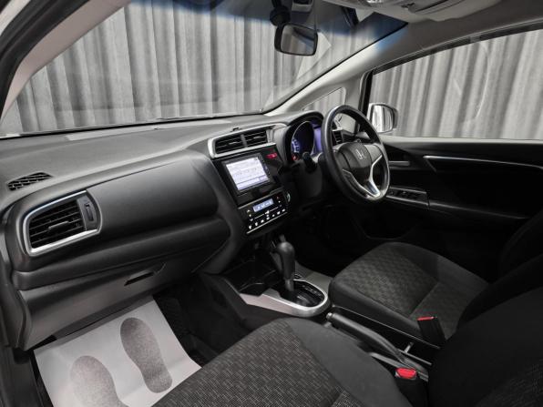 Honda Fit III с пробегом 2017 года, цена 930 000 рублей, 117000 км, хэтчбек, Автокод Объявления