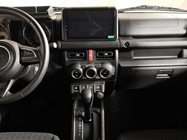 Suzuki Jimny IV с пробегом 2024 года, цена 3 650 000 рублей, 6018 км, внедорожник, Автокод Объявления