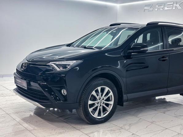 Toyota RAV4 IV (XA40) Рестайлинг с пробегом 2018 года, цена 2 650 000 рублей, 178000 км, внедорожник, Автокод Объявления