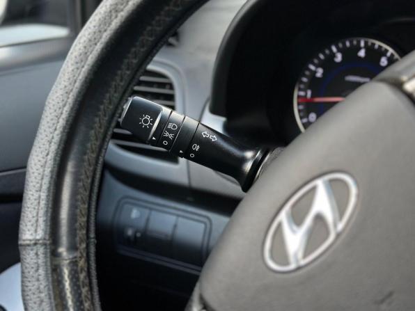 Hyundai Solaris I Рестайлинг с пробегом 2015 года, цена 979 000 рублей, 103523 км, хэтчбек, Автокод Объявления
