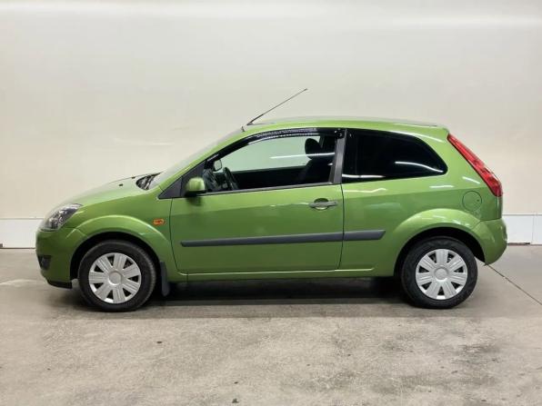 Ford Fiesta Mk5 с пробегом 2007 года, цена 377 000 рублей, 218000 км, хэтчбек, Автокод Объявления