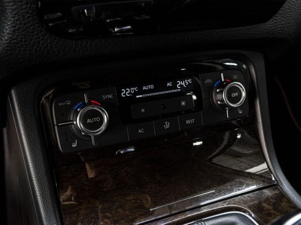 Volkswagen Touareg II с пробегом 2012 года, цена 2 080 000 рублей, 189757 км, внедорожник, Автокод Объявления