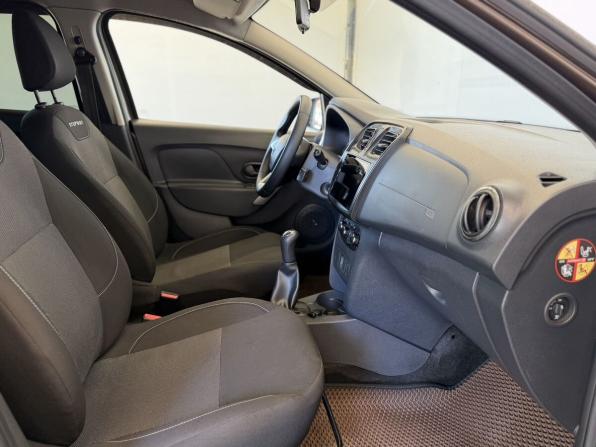 Renault Logan II Рестайлинг с пробегом 2019 года, цена 1 030 000 рублей, 67183 км, седан, Автокод Объявления