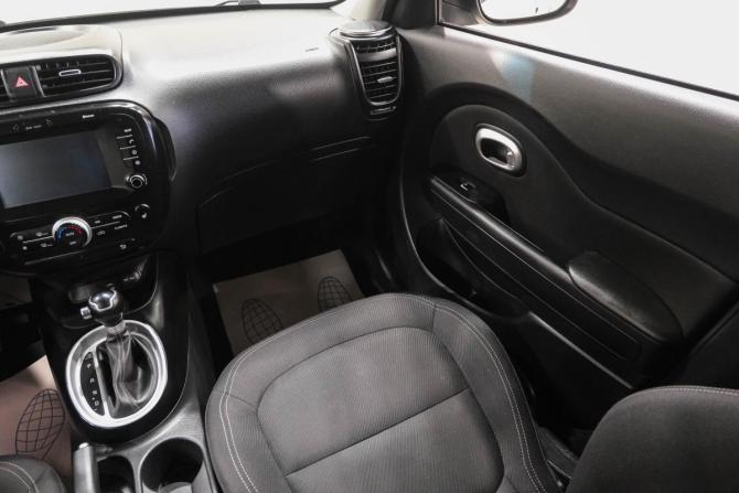 Kia Soul II Рестайлинг с пробегом 2017 года, цена 1 349 000 рублей, 103000 км, хэтчбек, Автокод Объявления