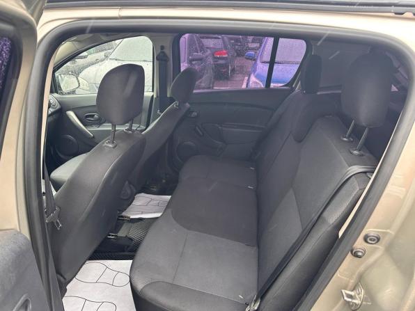 Renault Sandero II с пробегом 2015 года, цена 654 000 рублей, 165008 км, хэтчбек, Автокод Объявления