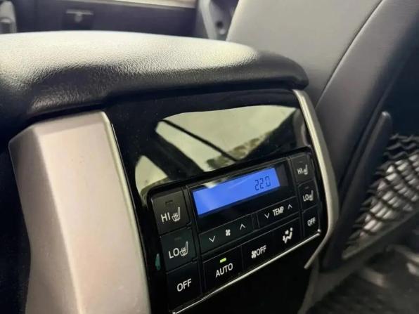 Toyota Land Cruiser Prado 150 Series Рестайлинг 2 с пробегом 2019 года, цена 4 750 000 рублей, 220000 км, внедорожник, Автокод Объявления