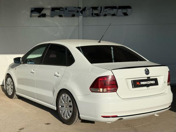 Volkswagen Polo V с пробегом 2012 года, цена 569 000 рублей, 301000 км, седан, Автокод Объявления