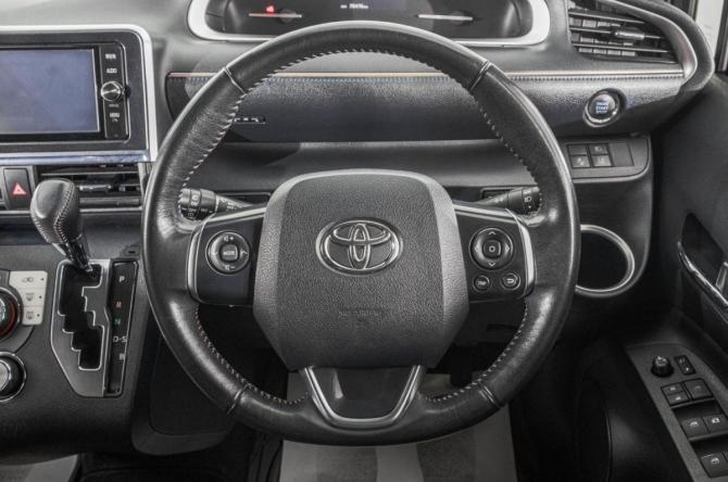 Toyota Sienta II с пробегом 2017 года, цена 1 439 000 рублей, 70500 км, компактвэн, Автокод Объявления