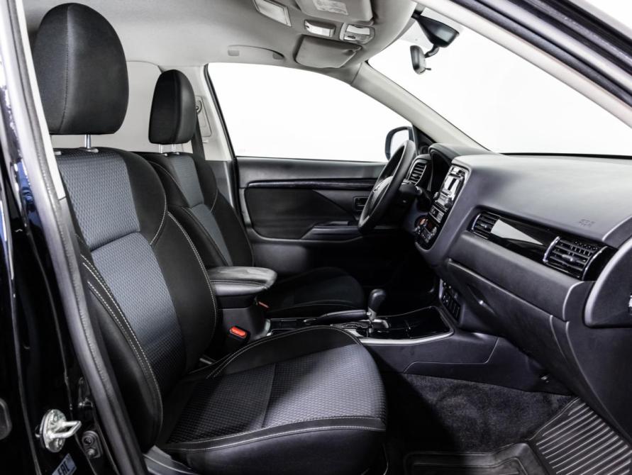 Mitsubishi Outlander III Рестайлинг 3 Санкт-Петербург  - изображение 13