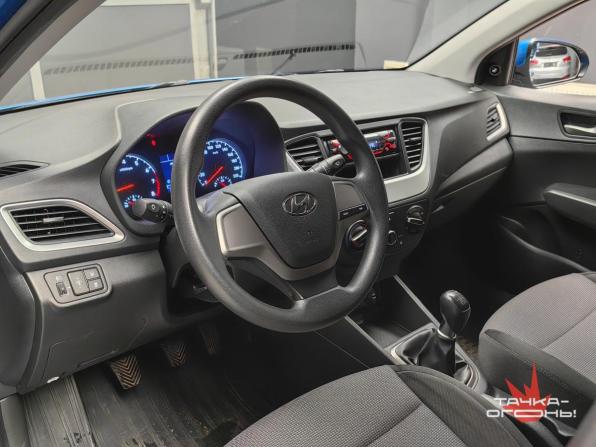 Hyundai Solaris II с пробегом 2017 года, цена 948 000 рублей, 62000 км, седан, Автокод Объявления