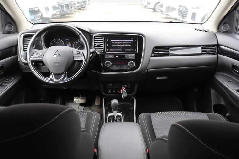 Mitsubishi Outlander III Рестайлинг 3 Санкт-Петербург  - изображение 9